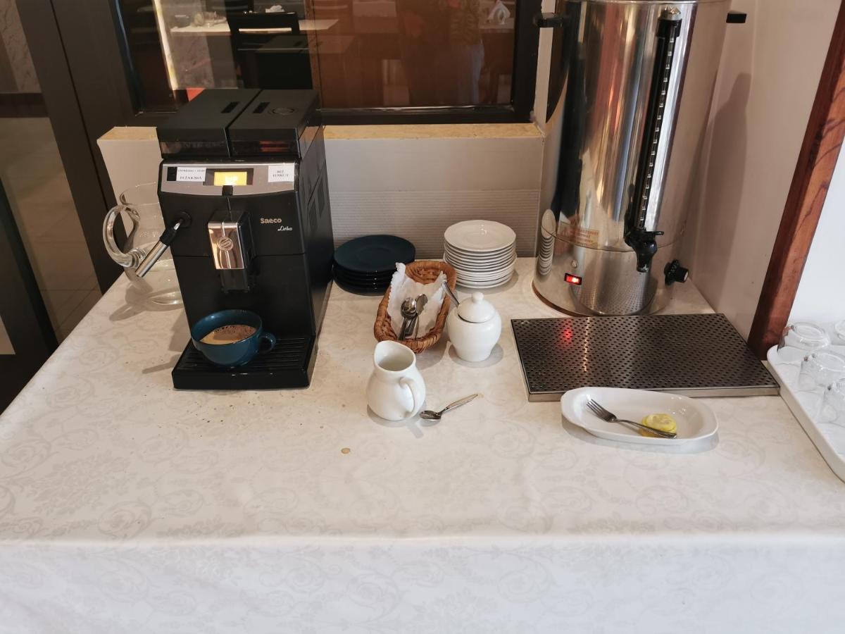 Hotel Gambit I Restauracja Cieszyn Чешин Екстериор снимка