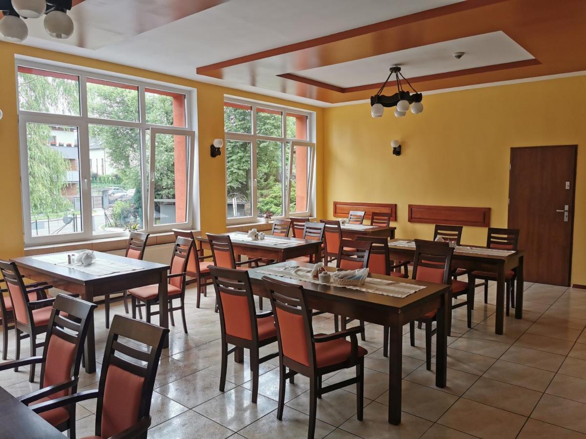 Hotel Gambit I Restauracja Cieszyn Чешин Екстериор снимка