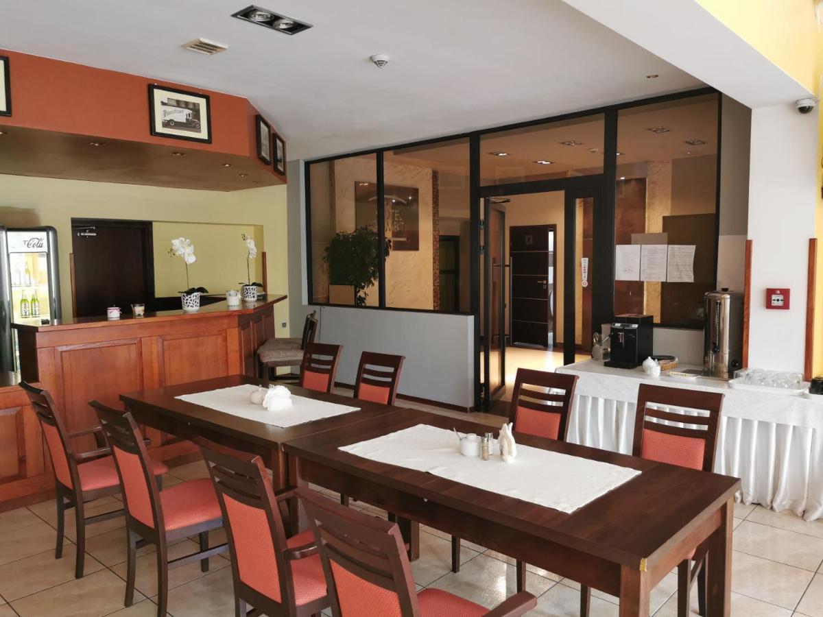 Hotel Gambit I Restauracja Cieszyn Чешин Екстериор снимка